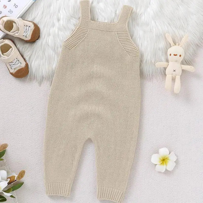 TinyTales Knitted Overall – Naturlig Värme & Tidlös Elegans