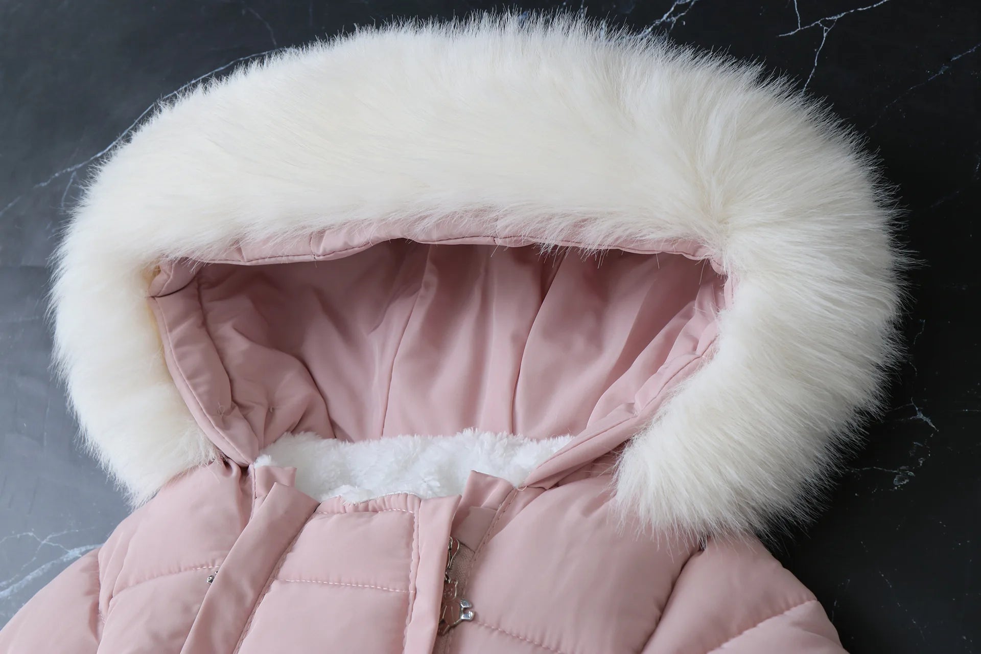 TinyTales Signature Barnjacka – Tidlös Stil & Oöverträffad Komfort