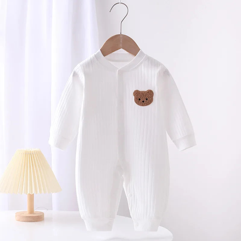 TinyTales Cozy Bear Onesie – Mjuk Babyoverall i Bomull med Björndetalj
