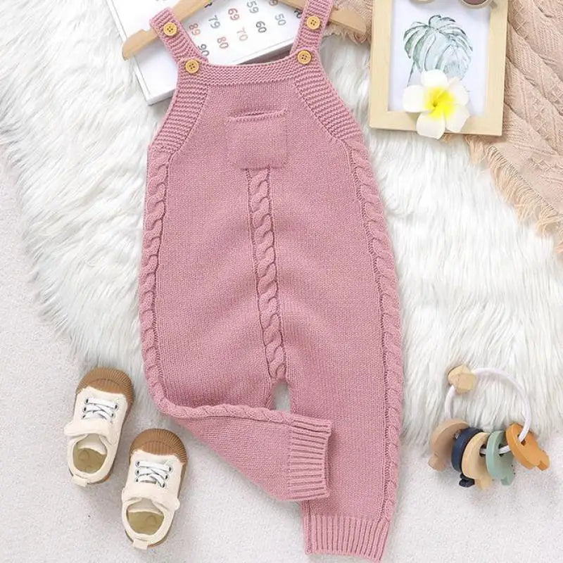 TinyTales Knitted Overall – Naturlig Värme & Tidlös Elegans